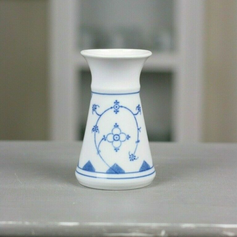 Vase Tafelservice Kaffeeservice Porzellan Strohblume Weiß indisch blau