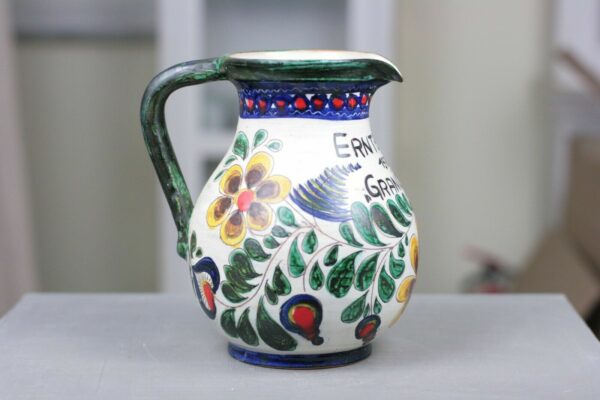 Anica Nikitsch Keramik Krug Schenkkrug Vase Erntedank Handarbeit grün rot 70er