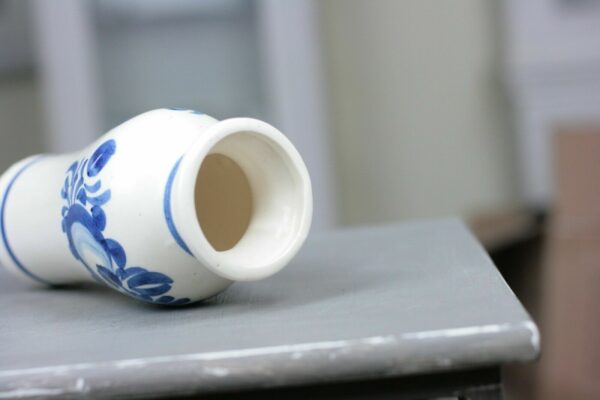 Keramik Vase Blumen weiss blau Handpainted Handbemalt Holland Niederlande
