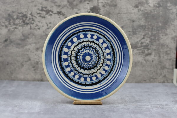 Wandteller Zierteller Teller 70er weiss blau weiß Handarbeit Vintage Keramik